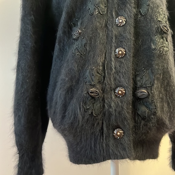 Black Soft Embroidered Roses beaded with fancy buttons Women’s Sweater Size L/XL - Picture 5 of 11